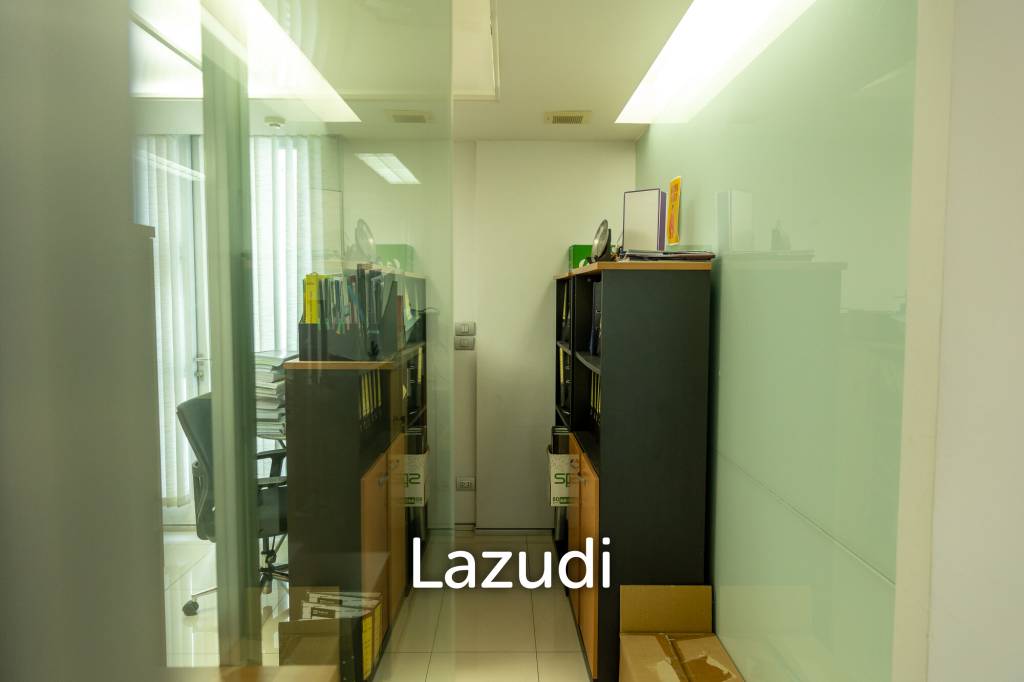 3800 sqm modern commercial office building Suan Luang Bangkok
