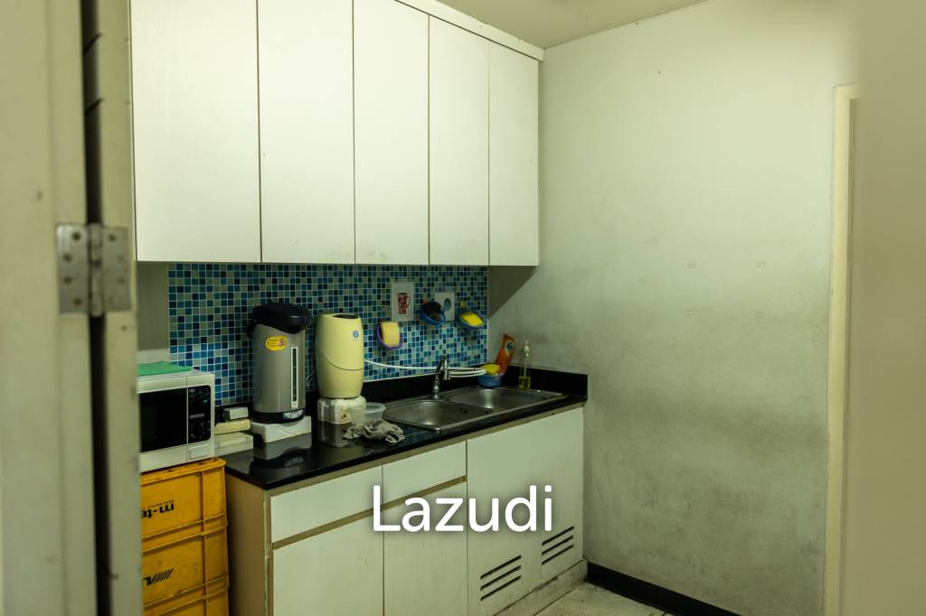 3800 sqm modern commercial office building Suan Luang Bangkok