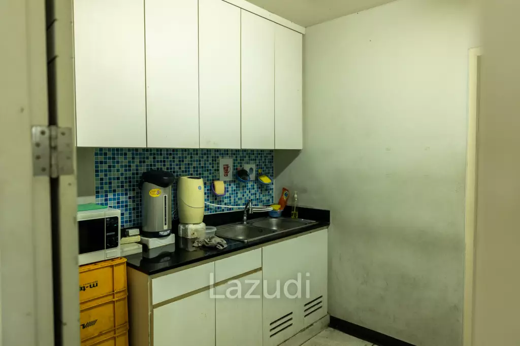 3800 sqm modern commercial office building Suan Luang Bangkok