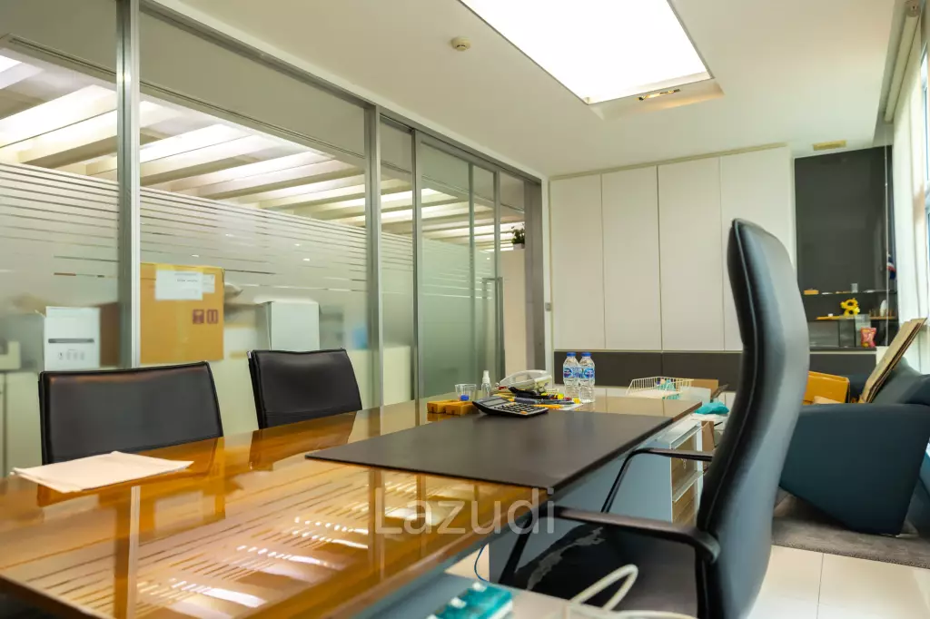3800 sqm modern commercial office building Suan Luang Bangkok