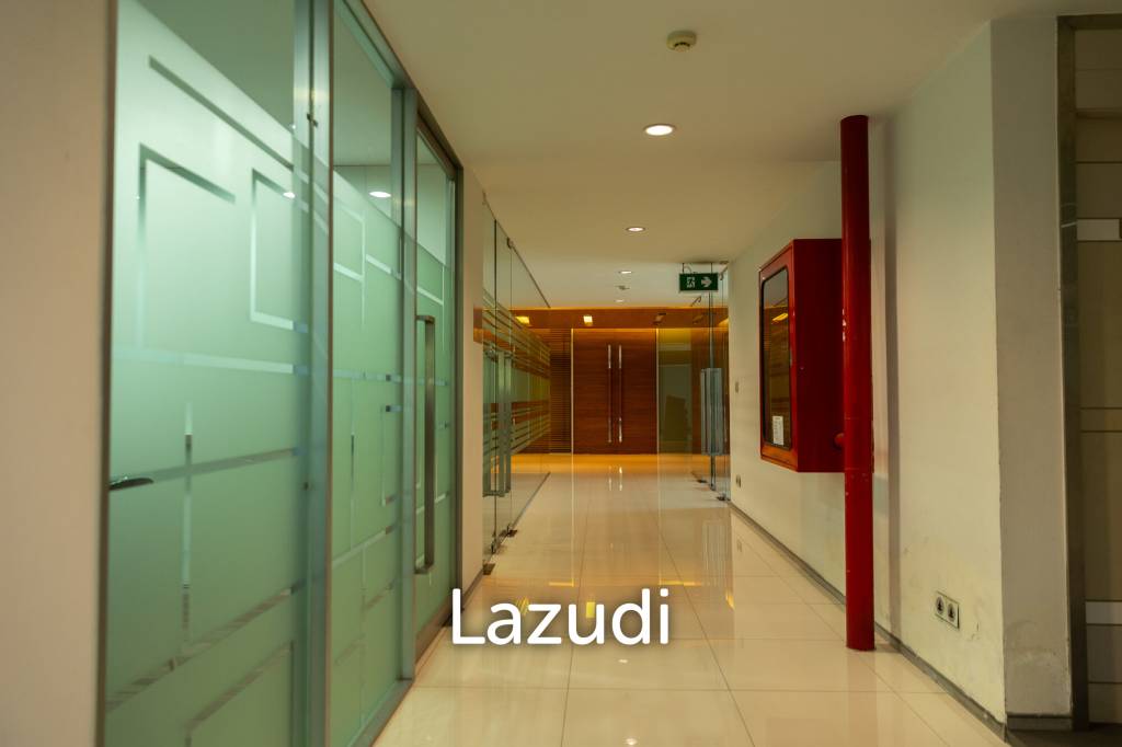 3800 sqm modern commercial office building Suan Luang Bangkok
