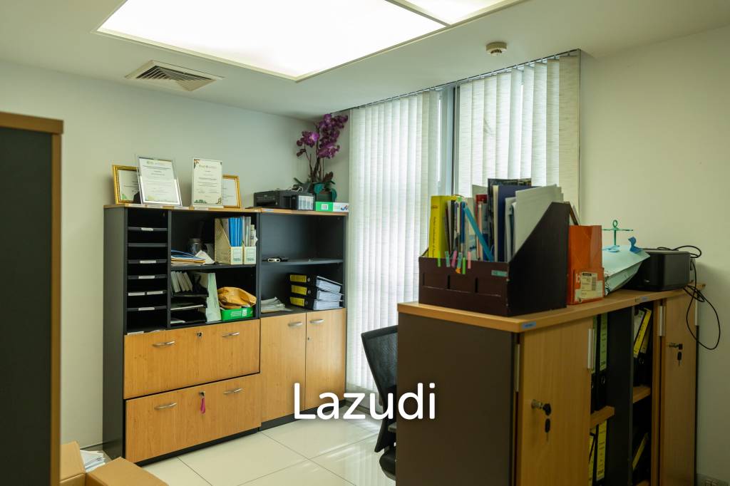 3800 sqm modern commercial office building Suan Luang Bangkok