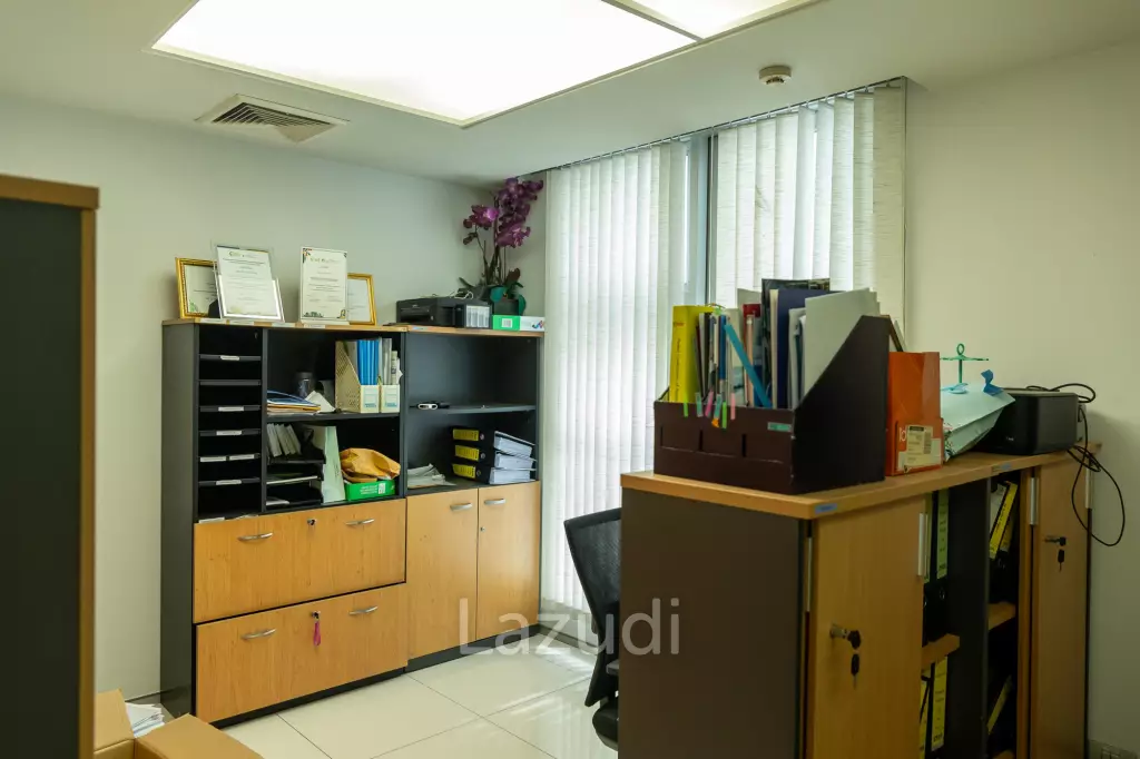 3800 sqm modern commercial office building Suan Luang Bangkok