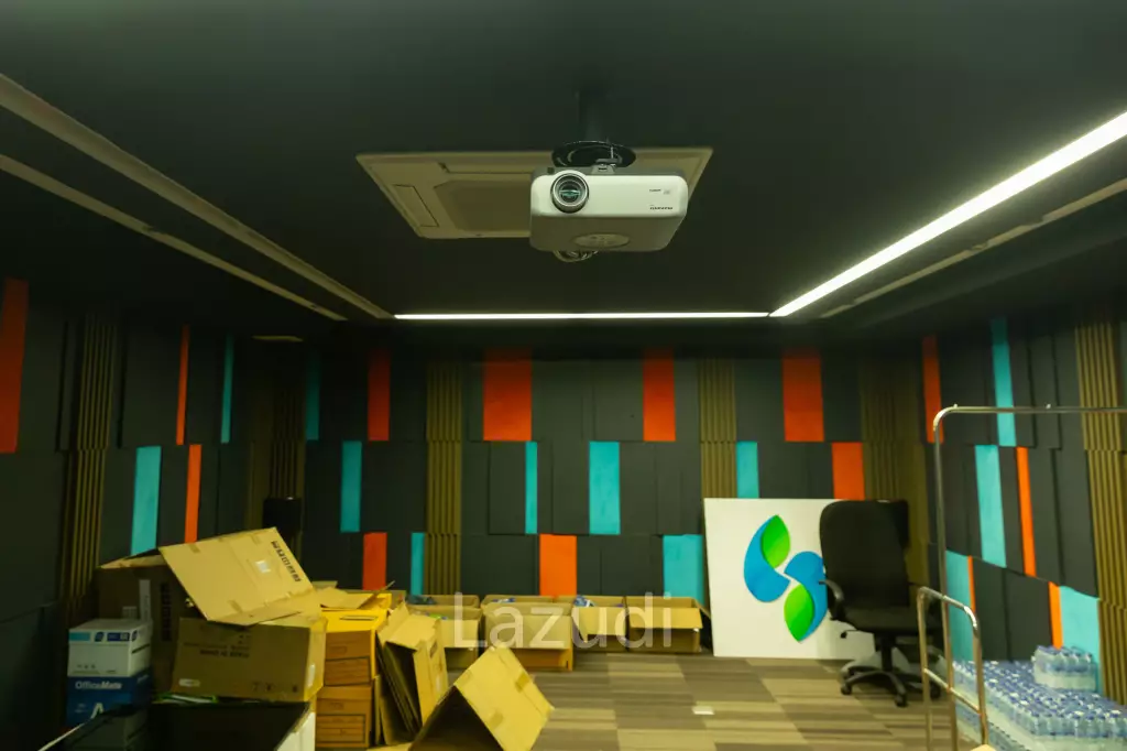 3800 sqm modern commercial office building Suan Luang Bangkok