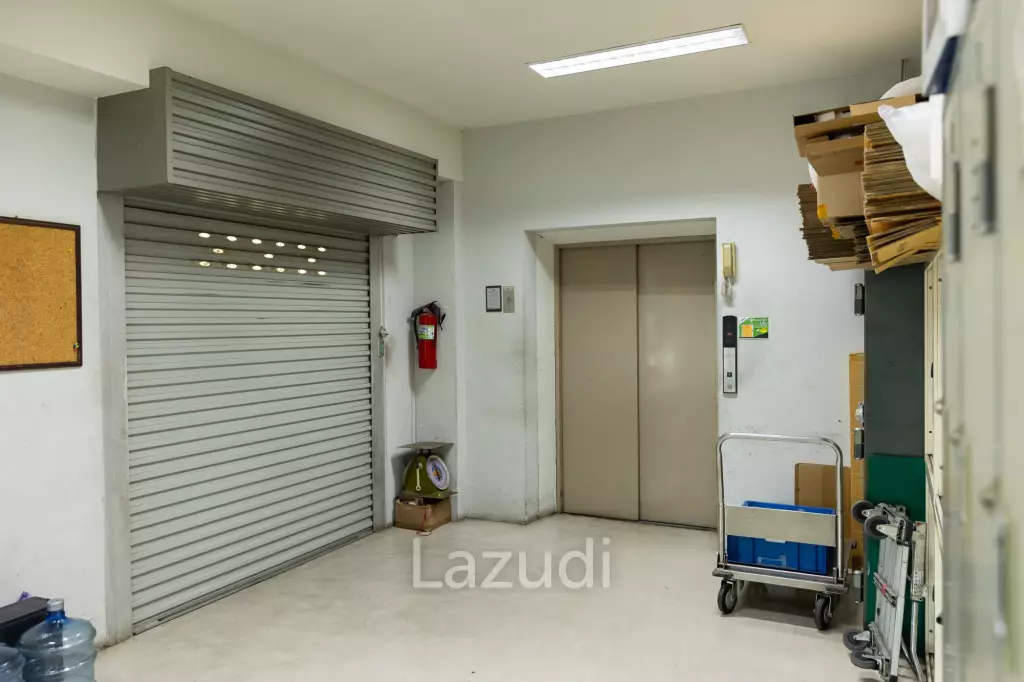 3800 sqm modern commercial office building Suan Luang Bangkok