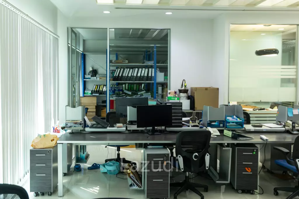 3800 sqm modern commercial office building Suan Luang Bangkok