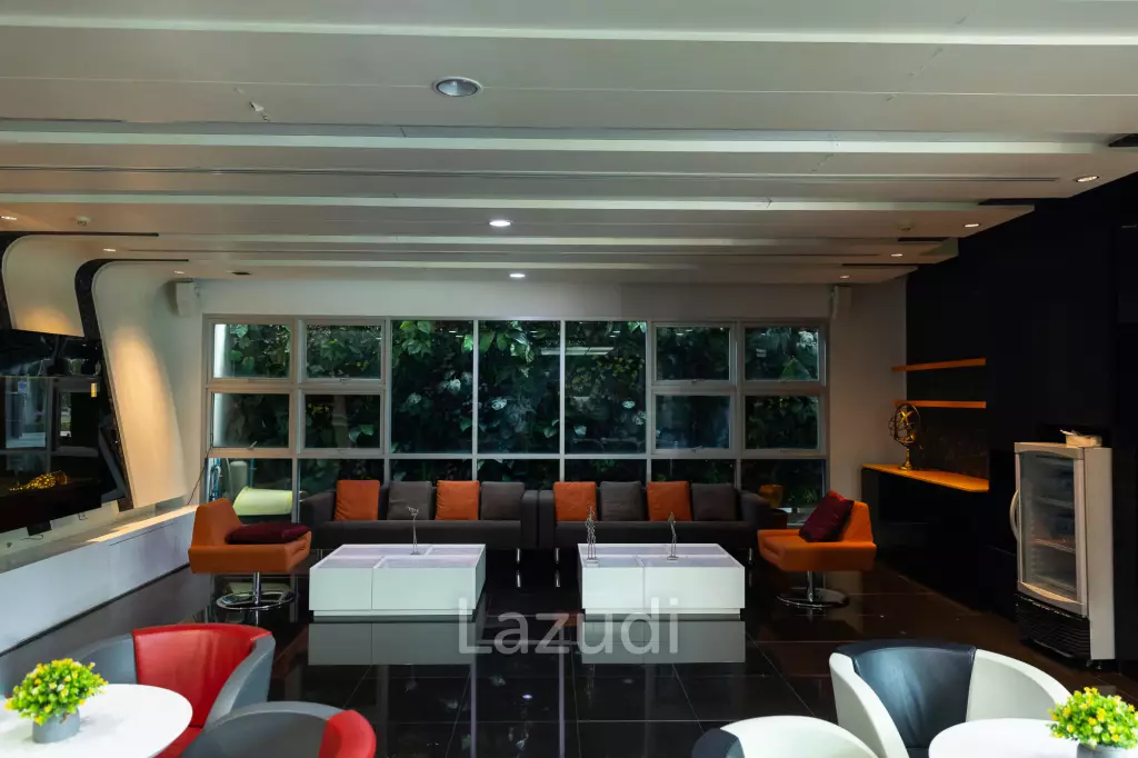 3800 sqm modern commercial office building Suan Luang Bangkok