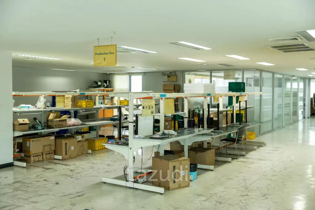 3800 sqm modern commercial office building Suan Luang Bangkok
