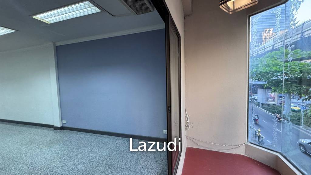30 sqm Office for Rent in Khlong Toei Bangkok
