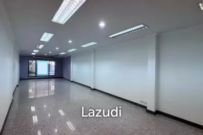 30 sqm Office for Rent in Khlong Toei Bangkok