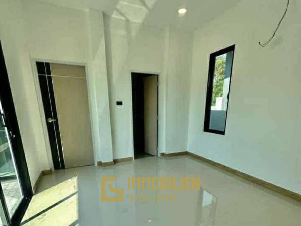 Abordable / piscine privée / entièrement meublé