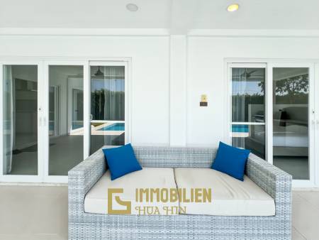 Terrain de 721 m² / 4 chambres / Piscine de 4 x 15 mètres