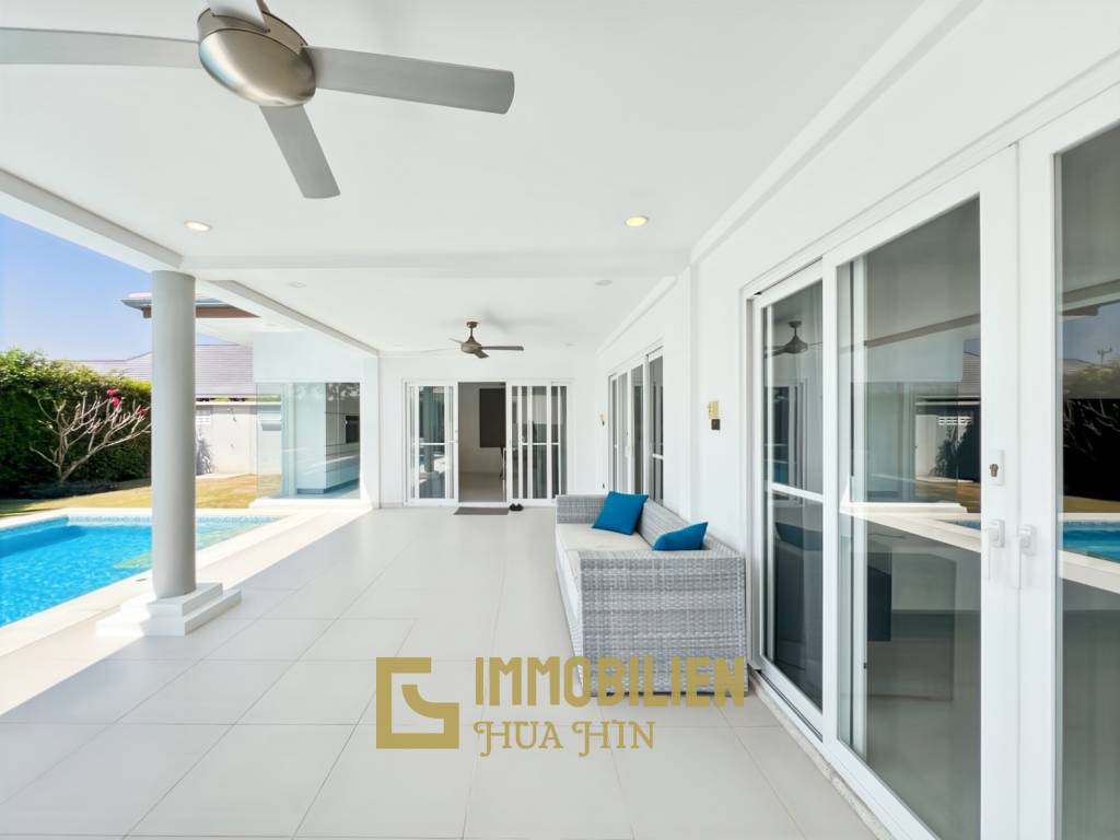 Terrain de 721 m² / 4 chambres / Piscine de 4 x 15 mètres