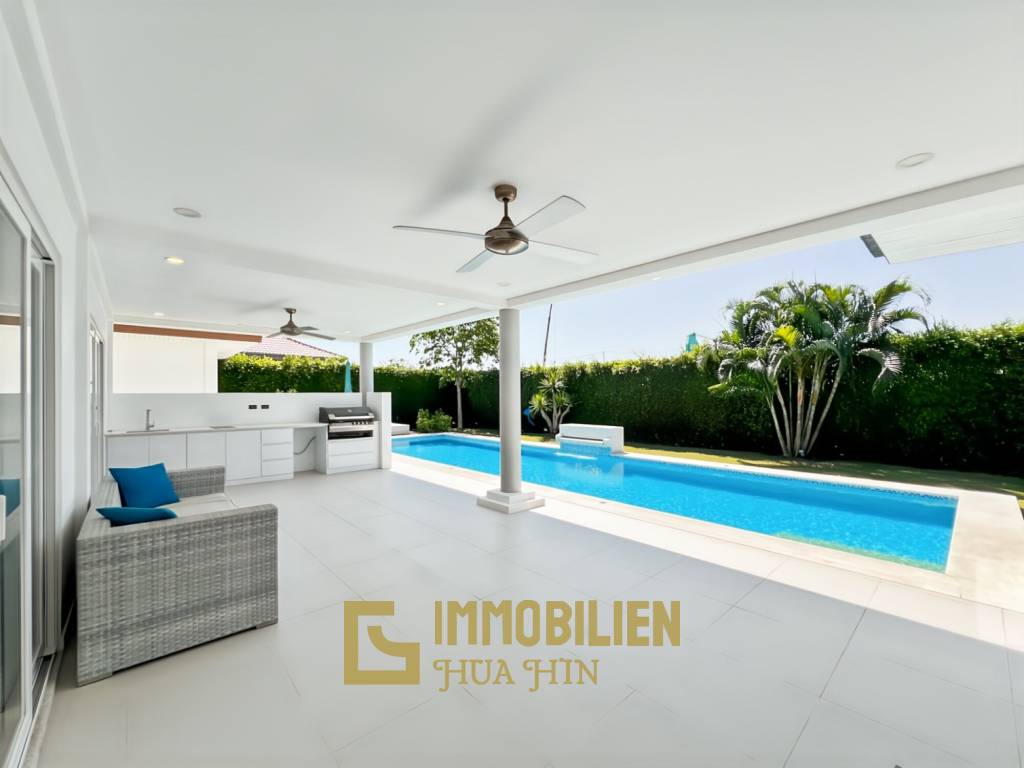 Terrain de 721 m² / 4 chambres / Piscine de 4 x 15 mètres