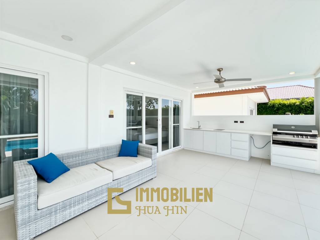 Terrain de 721 m² / 4 chambres / Piscine de 4 x 15 mètres