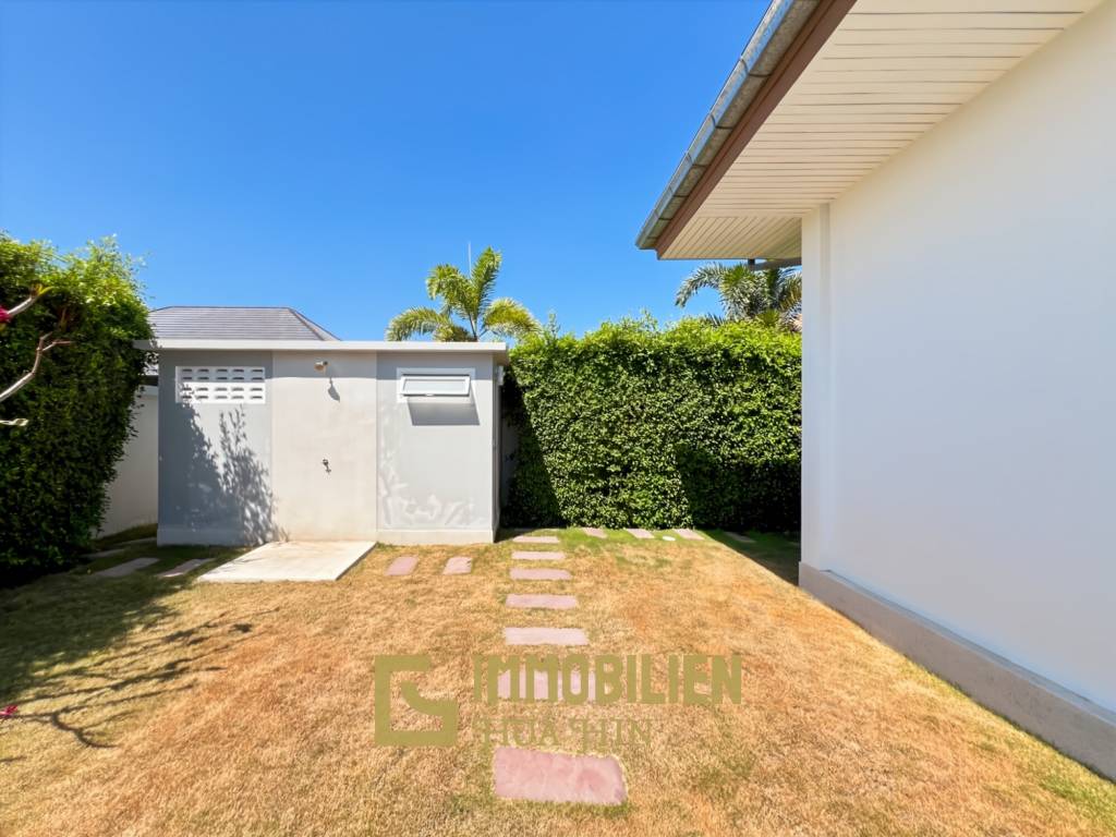 Terrain de 721 m² / 4 chambres / Piscine de 4 x 15 mètres