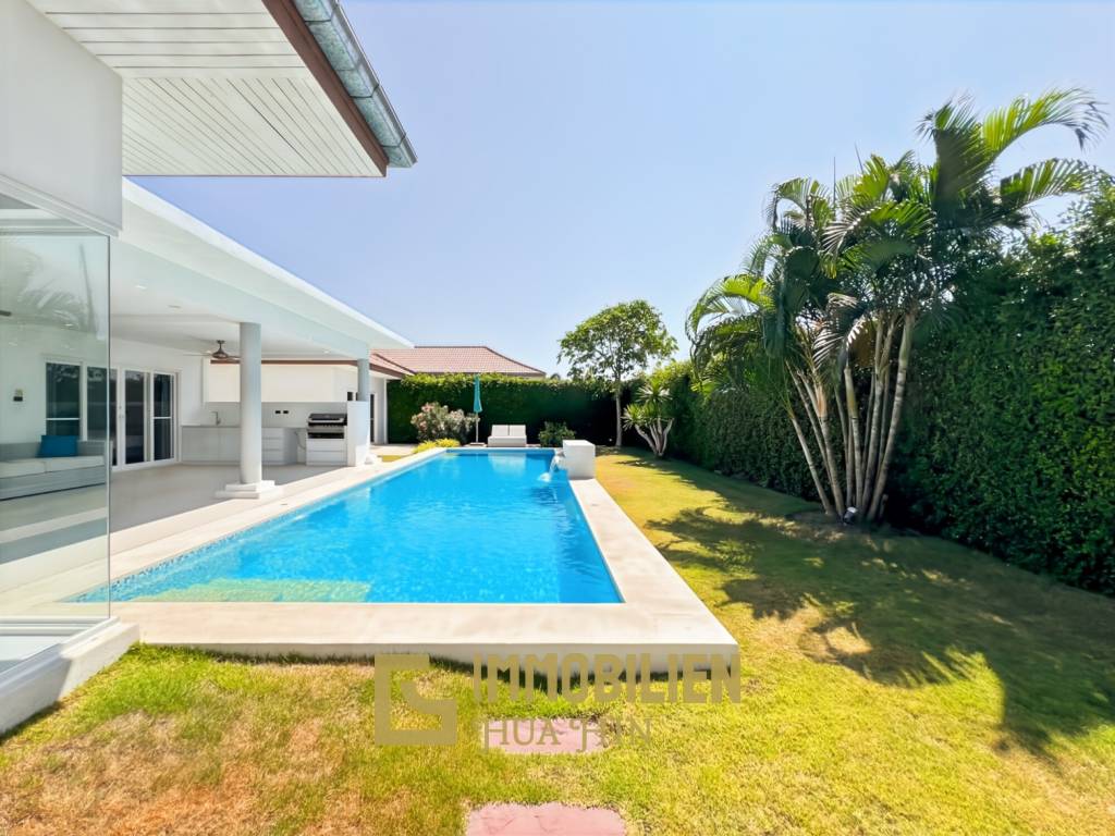 Terrain de 721 m² / 4 chambres / Piscine de 4 x 15 mètres