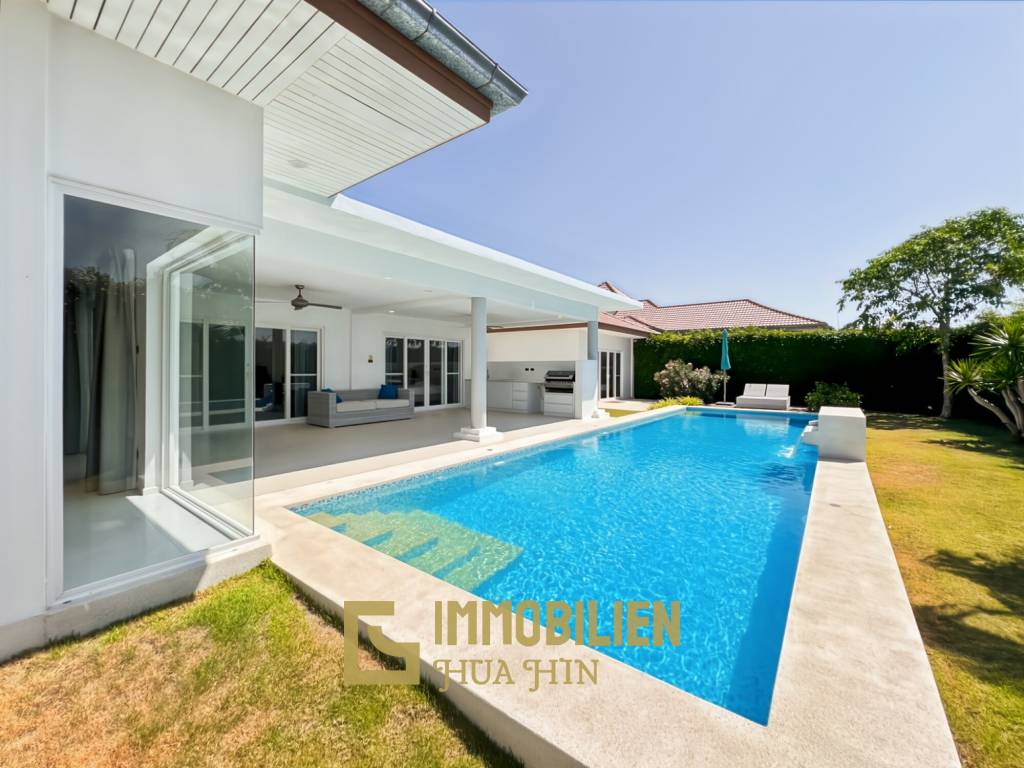 Terrain de 721 m² / 4 chambres / Piscine de 4 x 15 mètres