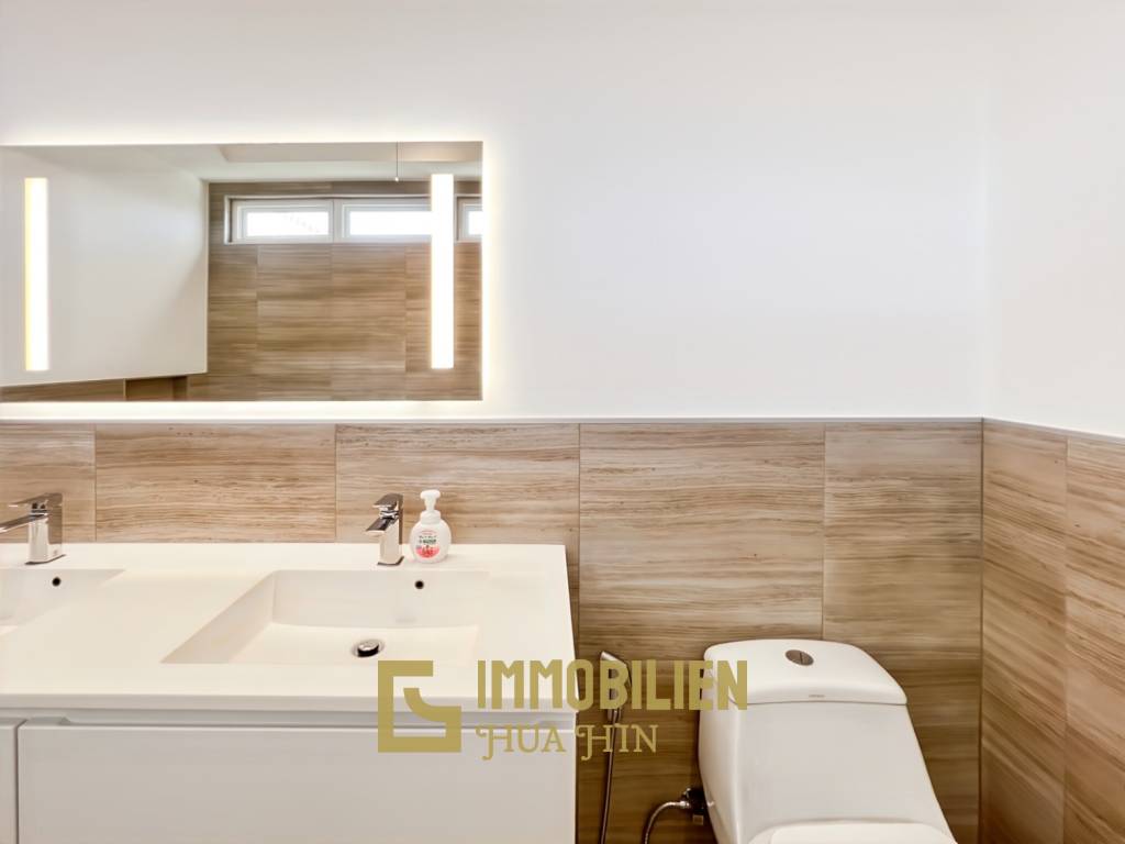 Terrain de 721 m² / 4 chambres / Piscine de 4 x 15 mètres