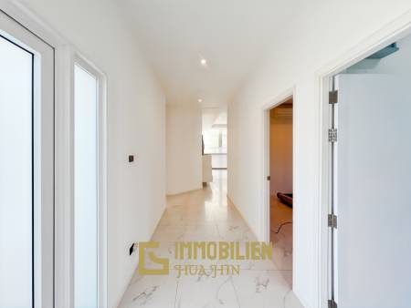 Terrain de 721 m² / 4 chambres / Piscine de 4 x 15 mètres