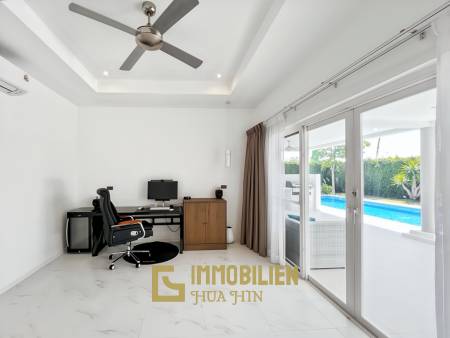 Terrain de 721 m² / 4 chambres / Piscine de 4 x 15 mètres