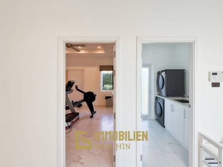 Terrain de 721 m² / 4 chambres / Piscine de 4 x 15 mètres