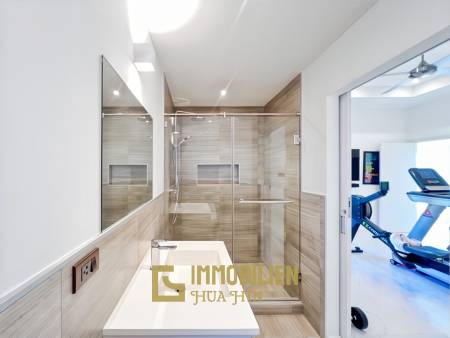 Terrain de 721 m² / 4 chambres / Piscine de 4 x 15 mètres