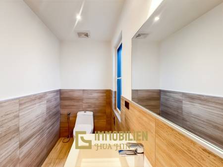 Terrain de 721 m² / 4 chambres / Piscine de 4 x 15 mètres