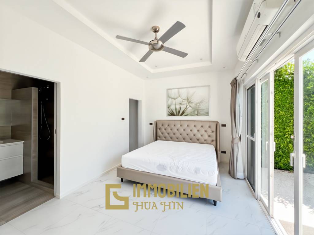 Terrain de 721 m² / 4 chambres / Piscine de 4 x 15 mètres