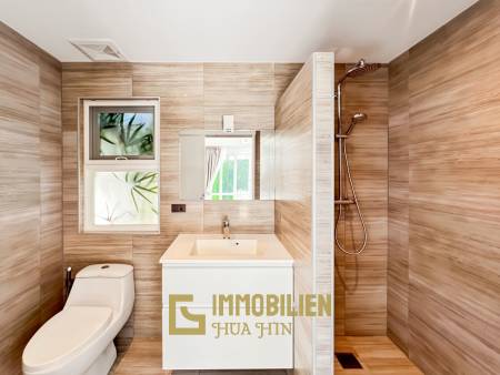 Terrain de 721 m² / 4 chambres / Piscine de 4 x 15 mètres