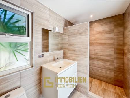 Terrain de 721 m² / 4 chambres / Piscine de 4 x 15 mètres