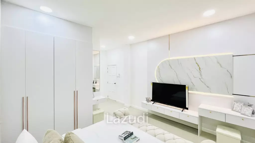 3 Bedroom 3 Bathroom 300 SQ.M. Modern Villa In East Pattaya