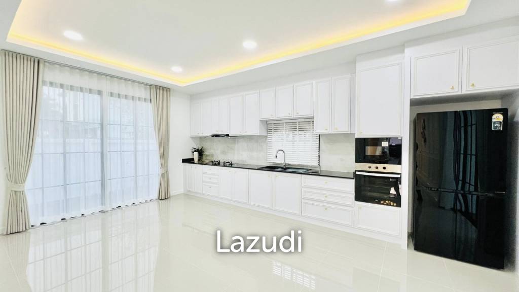 3 Bedroom 3 Bathroom 300 SQ.M. Modern Villa In East Pattaya