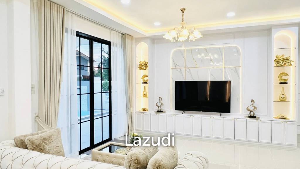 3 Bedroom 3 Bathroom 300 SQ.M. Modern Villa In East Pattaya