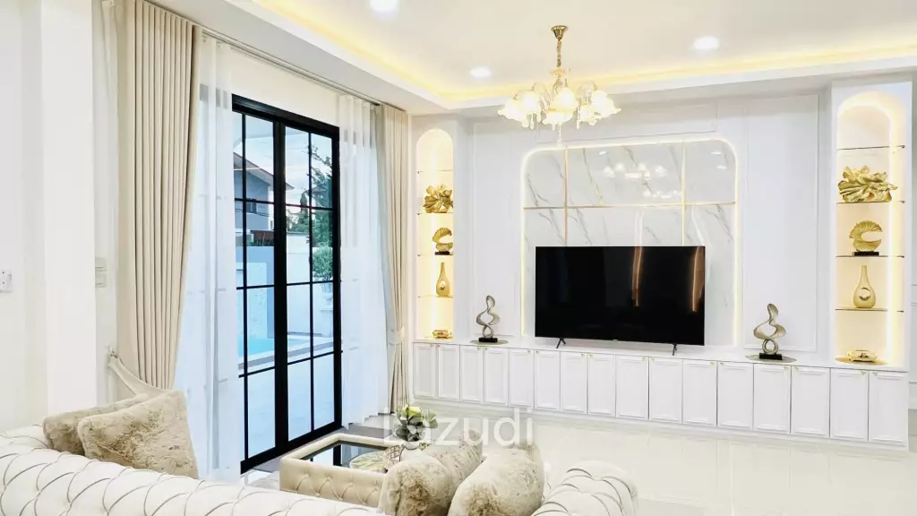 3 Bedroom 3 Bathroom 300 SQ.M. Modern Villa In East Pattaya