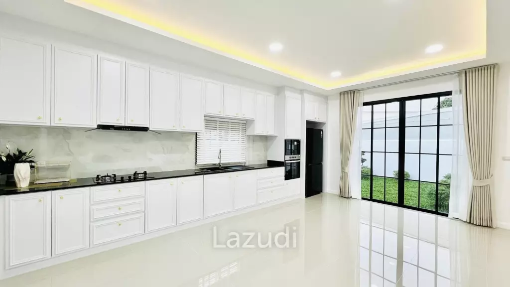 3 Bedroom 3 Bathroom 300 SQ.M. Modern Villa In East Pattaya