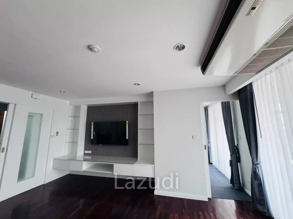 48 sqm 1 Bedroom Condo on 6th Floor at Baan Chan Condominium Wattana Bangkok