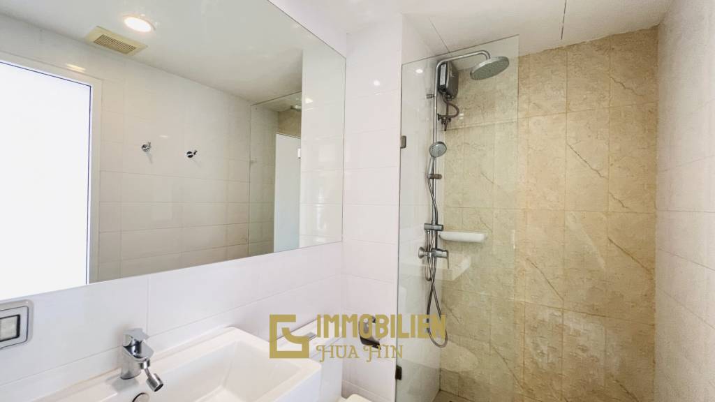 6e étage / entièrement meublé / moderne