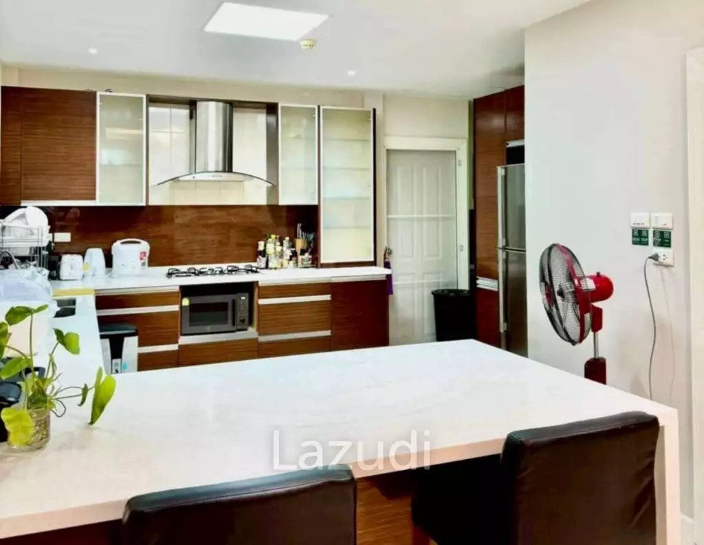 4 Bedroom 3 Bathroom 400 SQ.M. Central Park Hillside