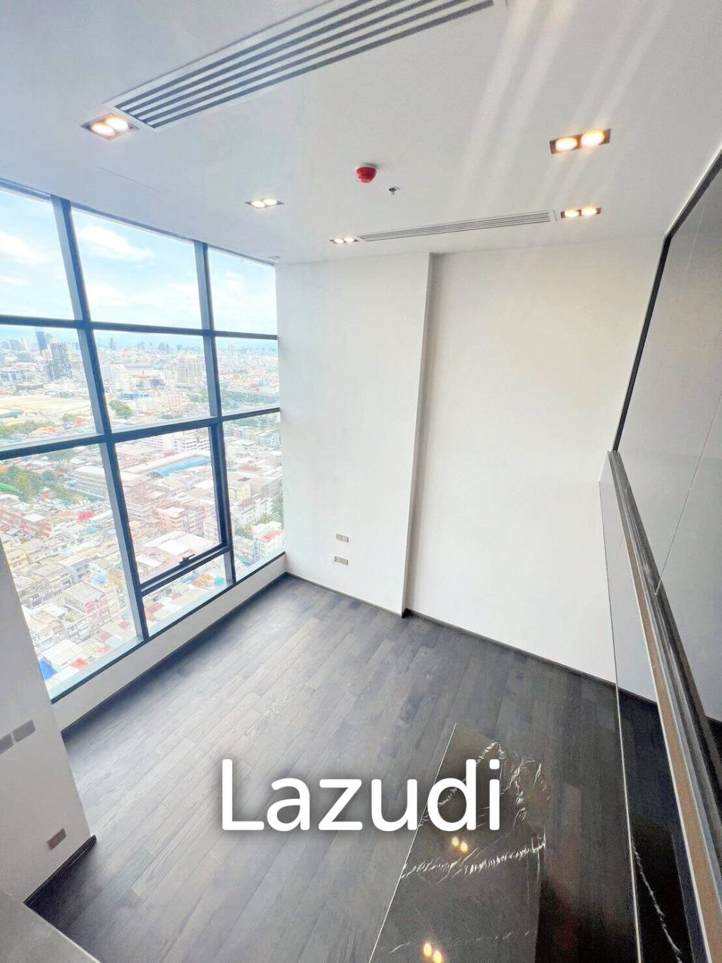 50.6 sqm loft-style 1 bedroom condo for sale in CONNER Ratchathewi