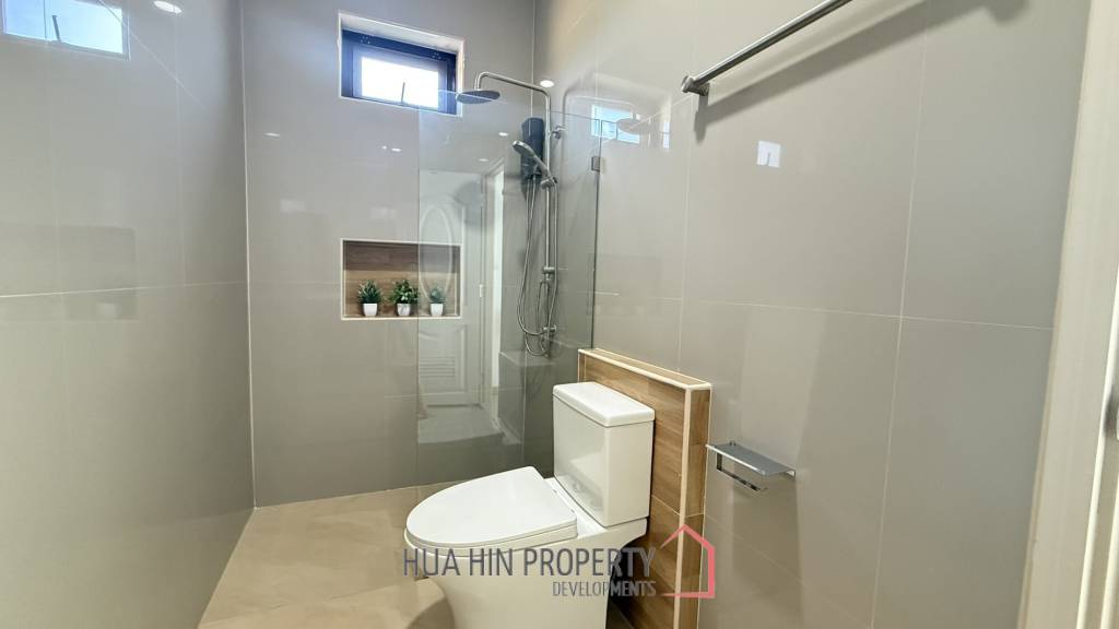 MODERN POOL VILLA ON SOI 102 : 3 BED PRIME LOCATION NEAR TOWN