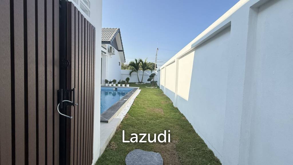 MODERN POOL VILLA ON SOI 102 : 3 BED PRIME LOCATION NEAR TOWN