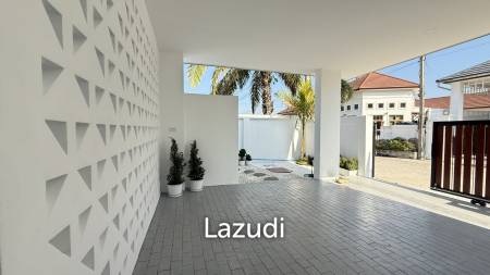 MODERN POOL VILLA ON SOI 102 : 3 BED PRIME LOCATION NEAR TOWN