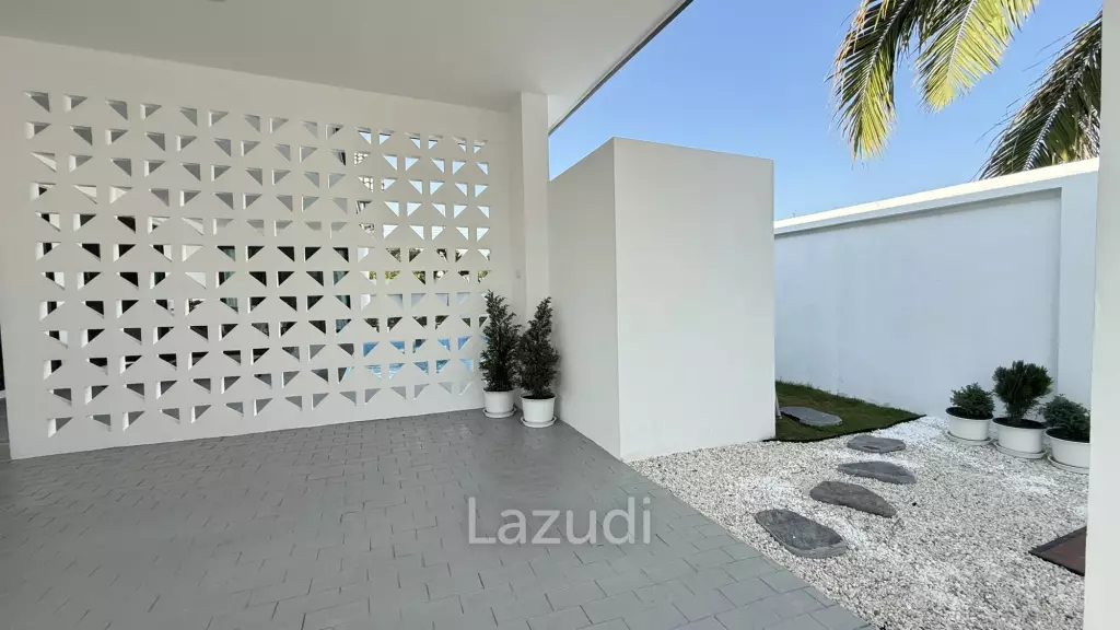 MODERN POOL VILLA ON SOI 102 : 3 BED PRIME LOCATION NEAR TOWN