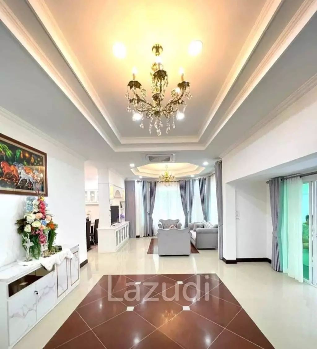 3 Bedroom 3 Bathroom 200 SQ.M. Eastiny Park 2