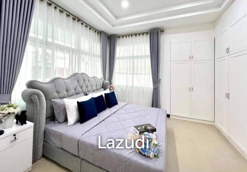 3 Bedroom 3 Bathroom 200 SQ.M. Eastiny Park 2