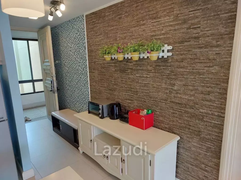 Marrakesh 1 Bedroom Condo with Pool View