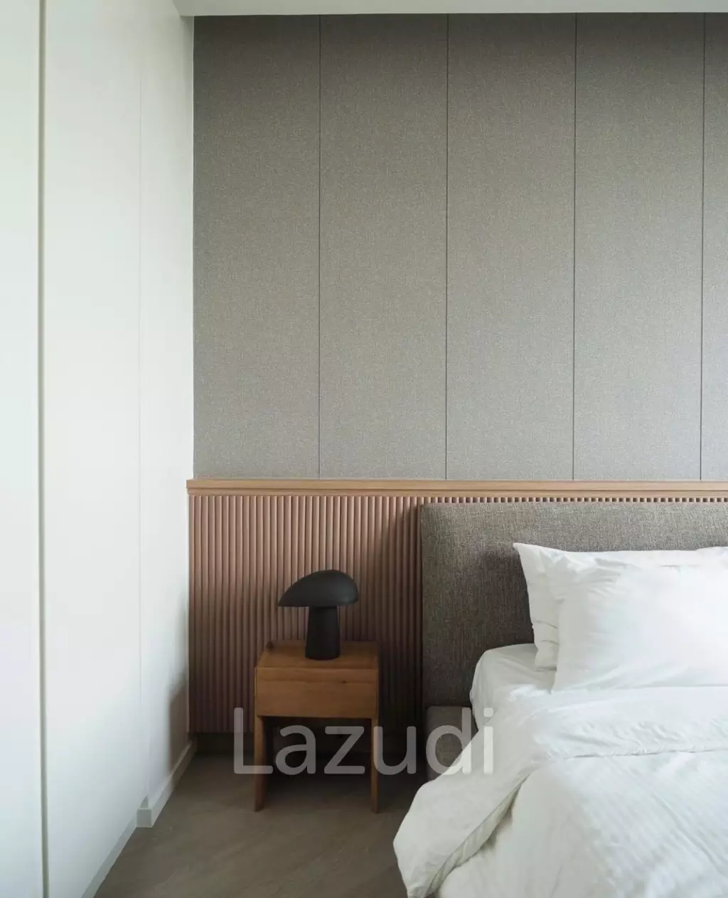 70 sqm modern 1 bedroom condo on 19th floor at Urbana Sathorn Bangkok