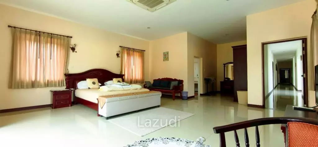 Magnificent Private Estate in Huay Yai Privacy on a 2-Rai Plot
