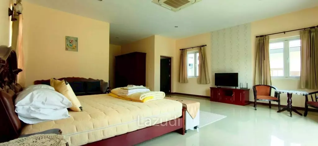 Magnificent Private Estate in Huay Yai Privacy on a 2-Rai Plot